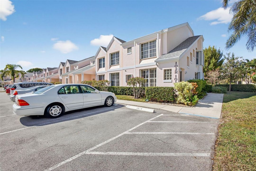 На продажу: $329,000 (2 спален, 2 ванн, 1160 Квадратных фут)