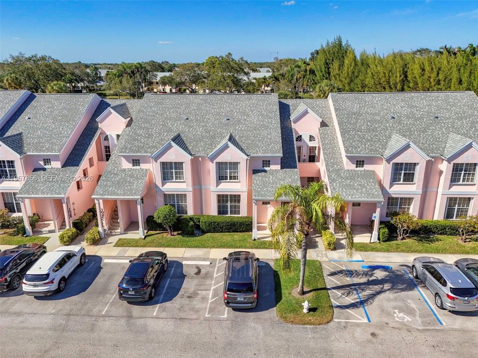 На продажу: $329,000 (2 спален, 2 ванн, 1160 Квадратных фут)