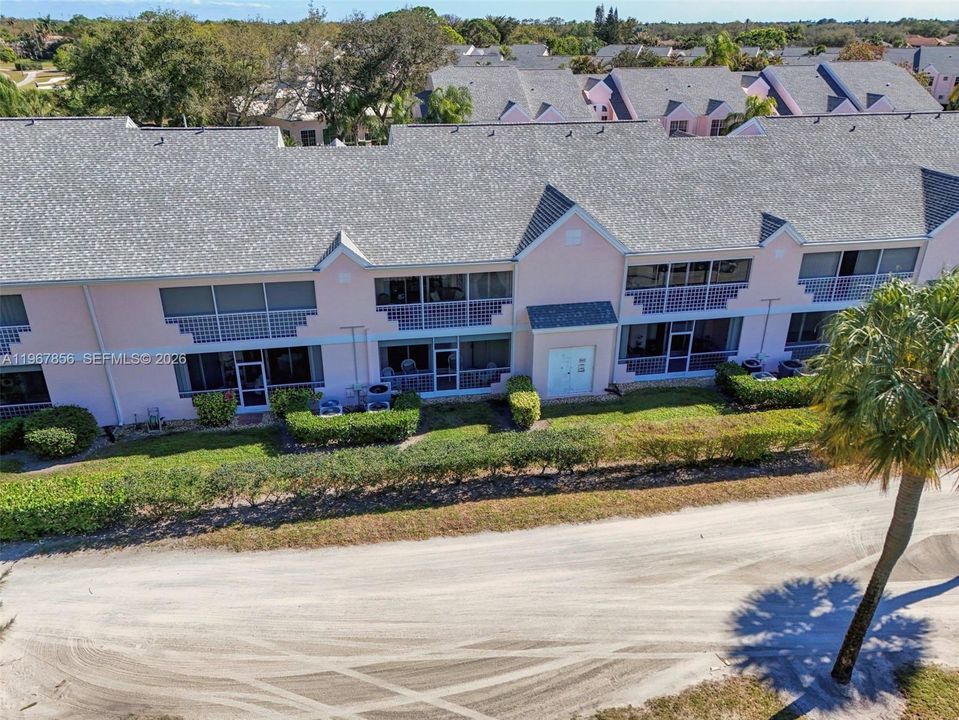 На продажу: $329,000 (2 спален, 2 ванн, 1160 Квадратных фут)