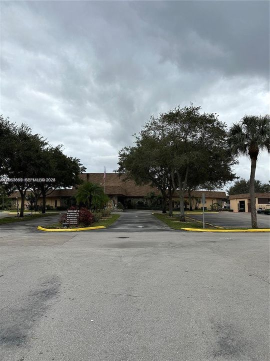 For Rent: $1,450 (1 beds, 1 baths, 920 Square Feet)