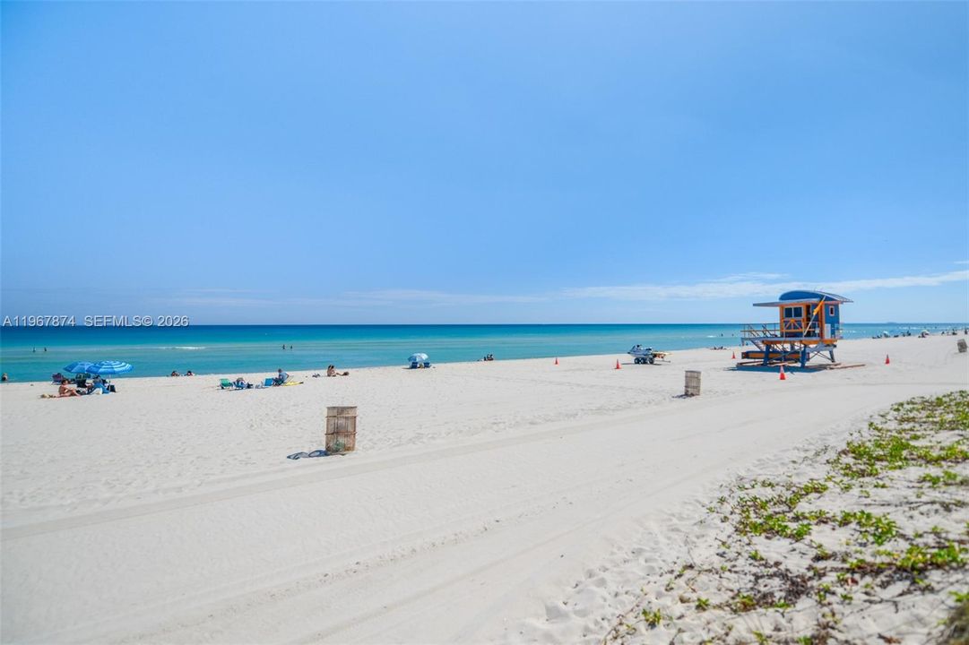 For Sale: $295,000 (1 beds, 1 baths, 750 Square Feet)