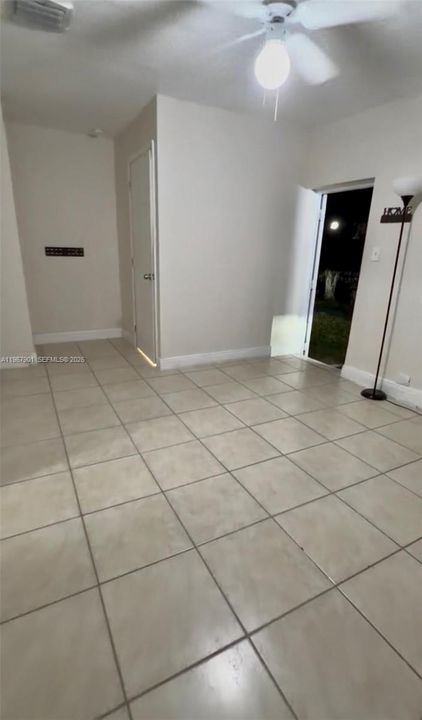 В аренду: $1,299 (1 спален, 1 ванн, 2009 Квадратных фут)