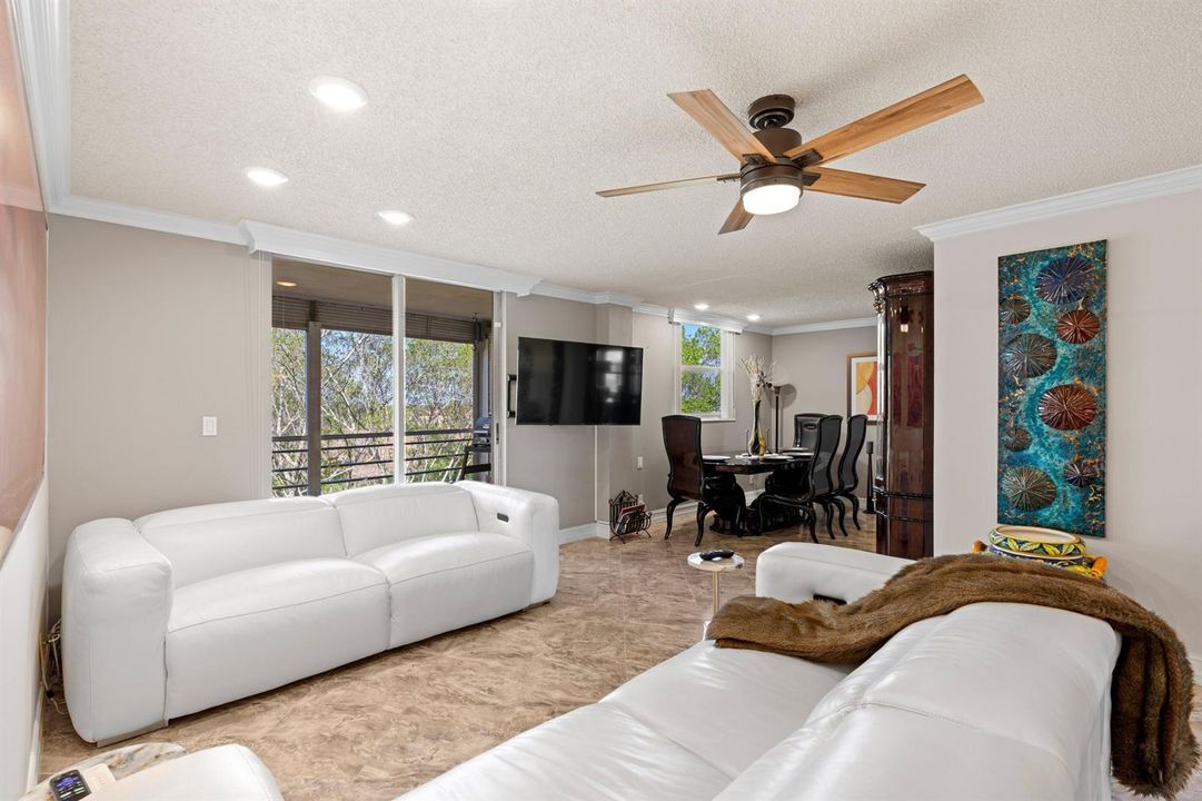 Living Room / C