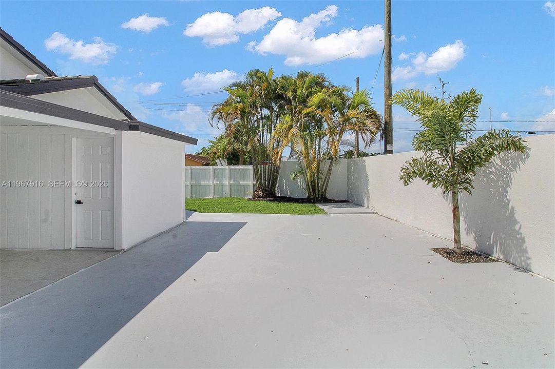 For Sale: $742,500 (4 beds, 3 baths, 1816 Square Feet)