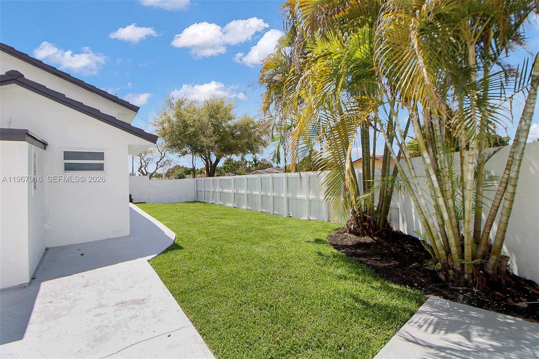 For Sale: $742,500 (4 beds, 3 baths, 1816 Square Feet)