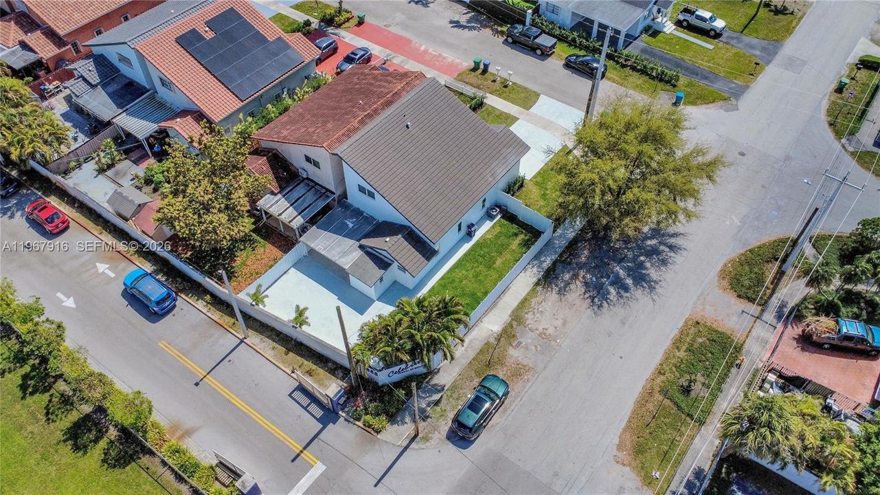 For Sale: $742,500 (4 beds, 3 baths, 1816 Square Feet)
