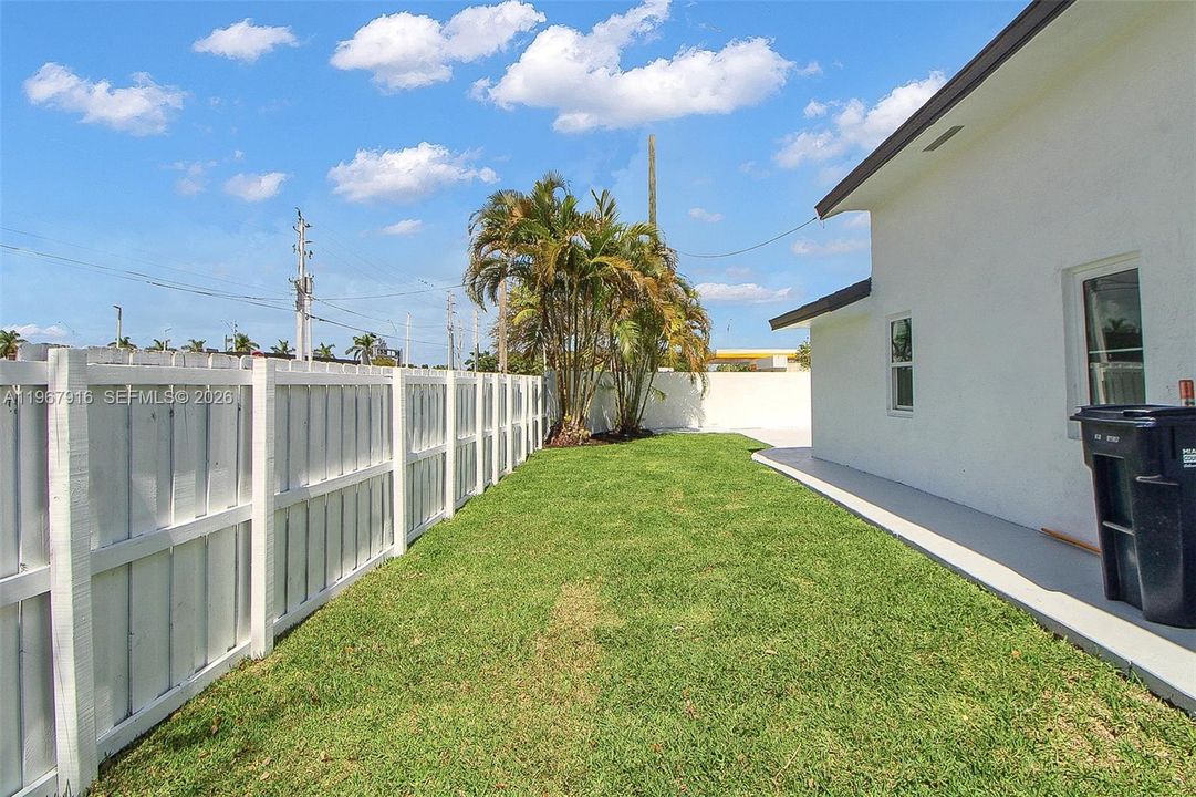 For Sale: $742,500 (4 beds, 3 baths, 1816 Square Feet)