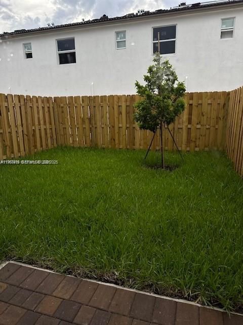 En Venta: $485,000 (3 camas, 3 baños, 1328 Pies cuadrados)