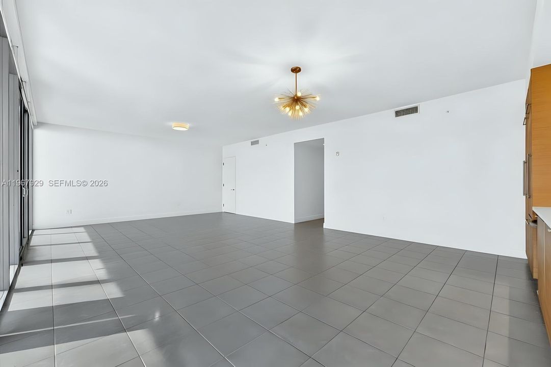 For Sale: $850,000 (2 beds, 2 baths, 1420 Square Feet)