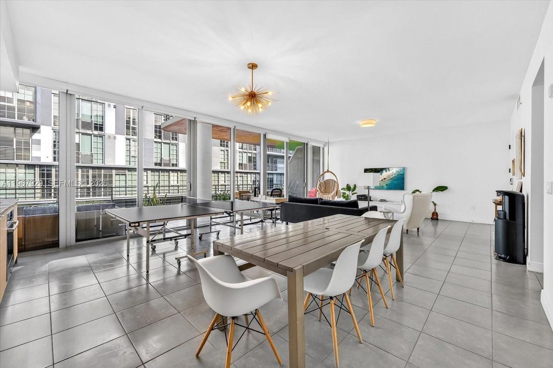 For Sale: $850,000 (2 beds, 2 baths, 1420 Square Feet)