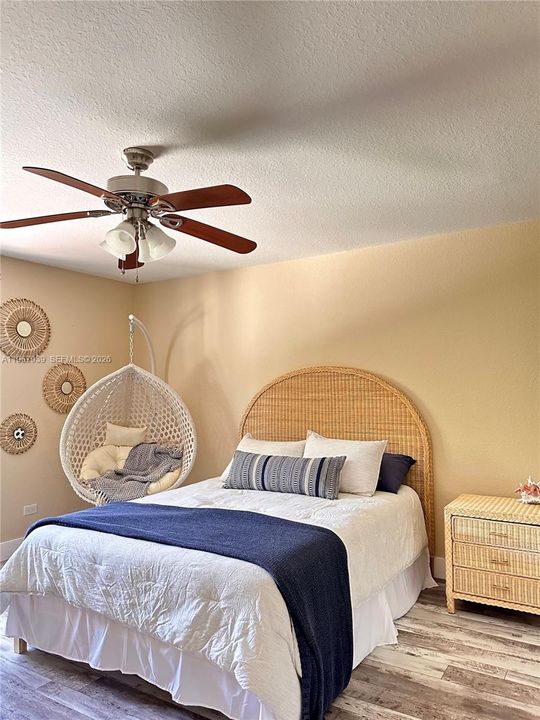 Recently Sold: $825,000 (3 beds, 2 baths, 1333 Square Feet)