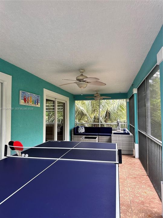 Recently Sold: $825,000 (3 beds, 2 baths, 1333 Square Feet)