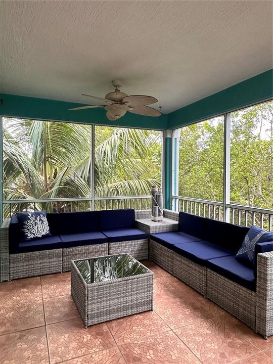 Recently Sold: $825,000 (3 beds, 2 baths, 1333 Square Feet)