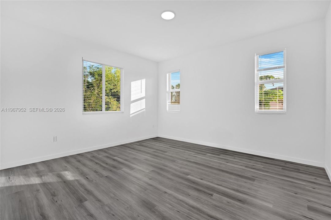出租: $2,000 (3 贝兹, 2 浴室, 0 平方英尺)