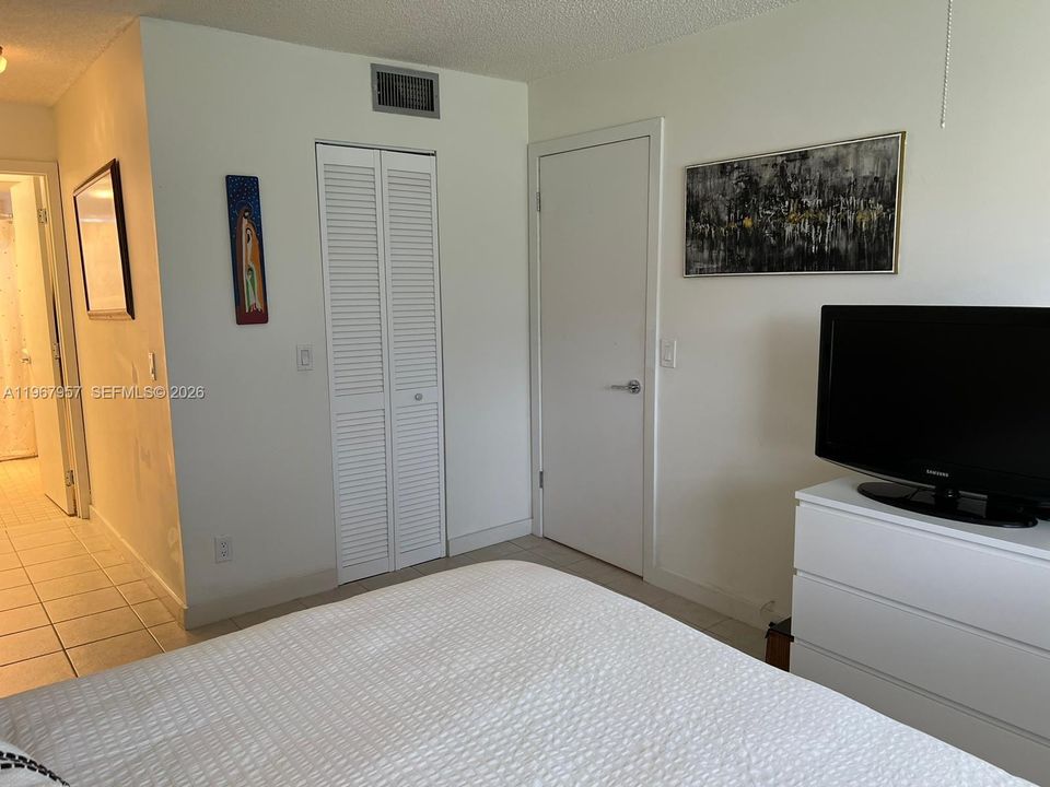 For Sale: $74,900 (1 beds, 1 baths, 850 Square Feet)