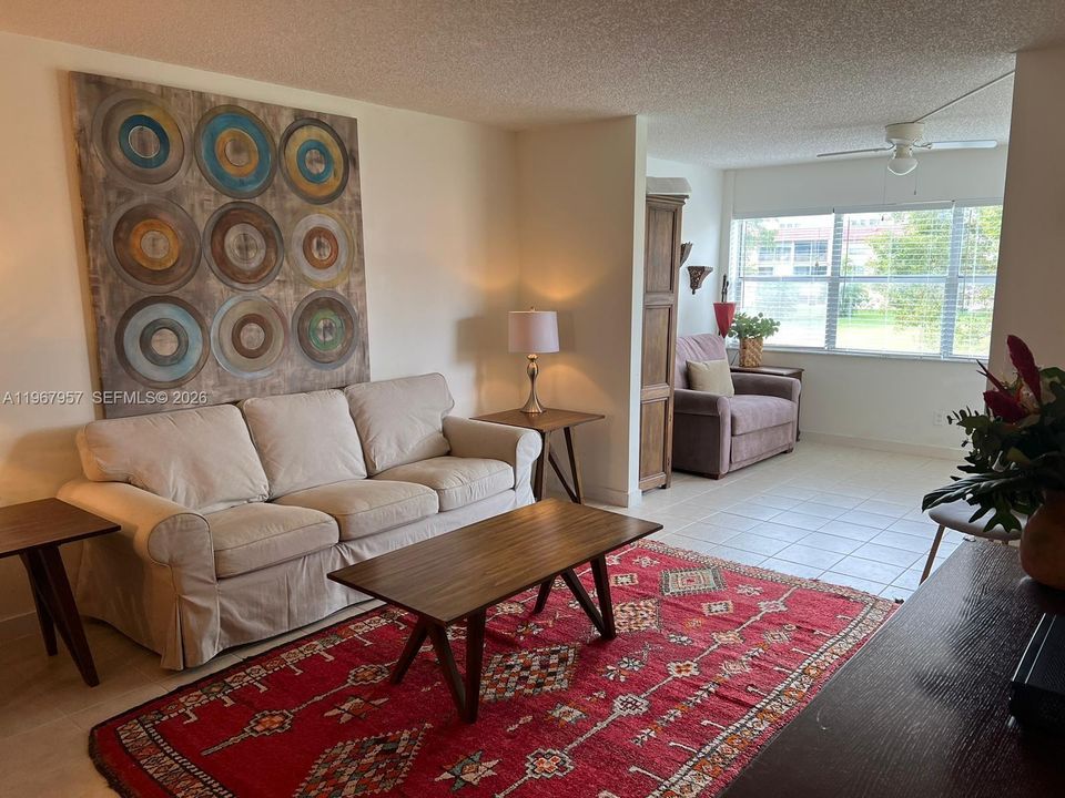 For Sale: $74,900 (1 beds, 1 baths, 850 Square Feet)