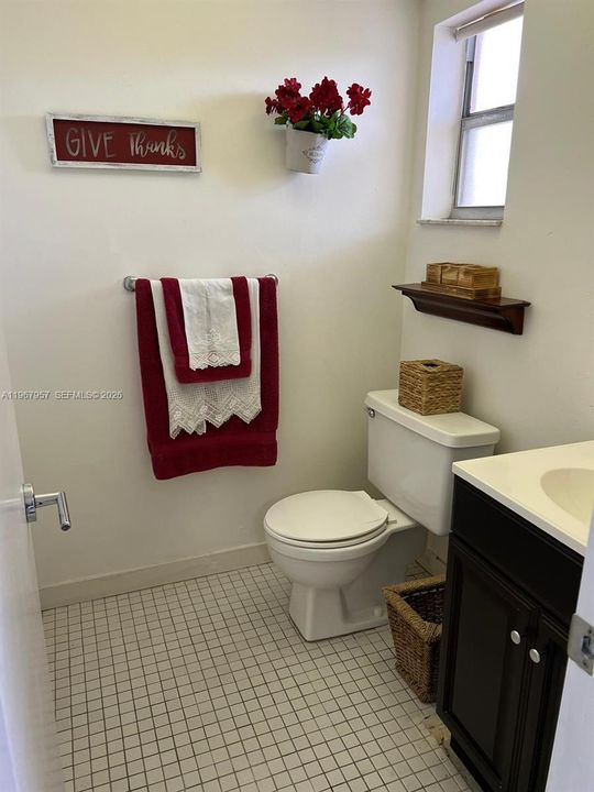 For Sale: $74,900 (1 beds, 1 baths, 850 Square Feet)