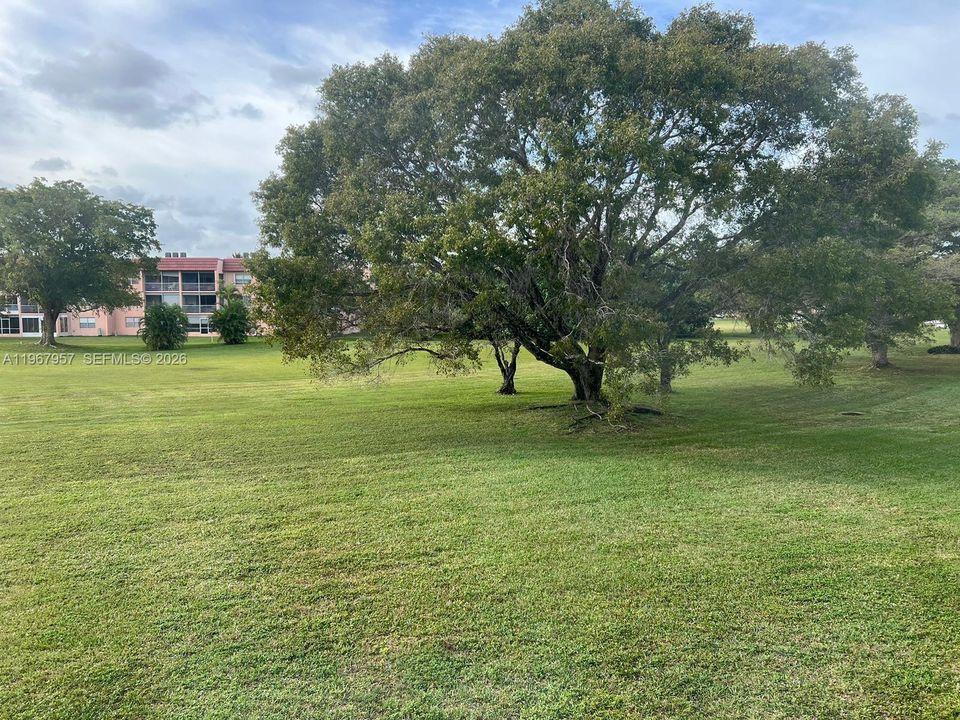 For Sale: $74,900 (1 beds, 1 baths, 850 Square Feet)