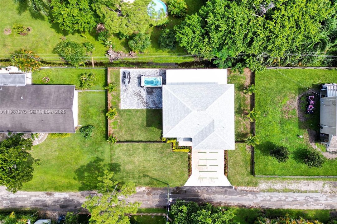 На продажу: $725,000 (3 спален, 3 ванн, 2423 Квадратных фут)