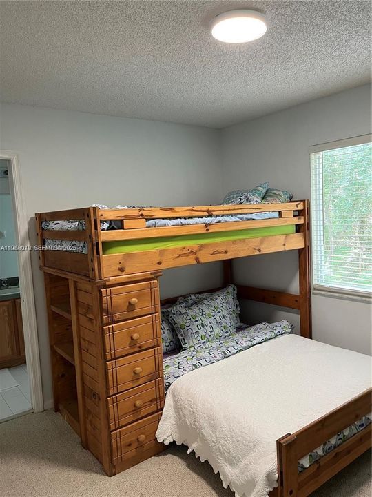 For Sale: $365,000 (3 beds, 2 baths, 1427 Square Feet)