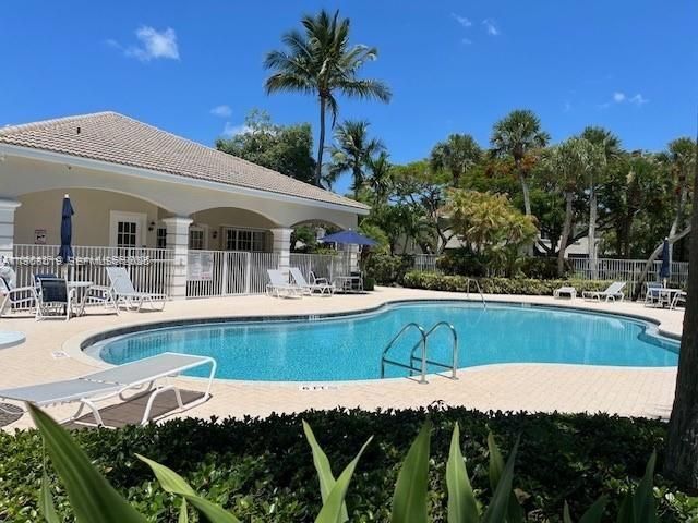 For Sale: $365,000 (3 beds, 2 baths, 1427 Square Feet)