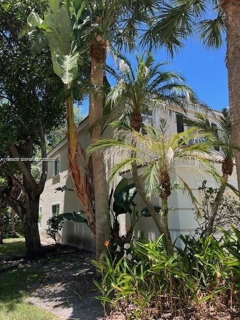 For Sale: $365,000 (3 beds, 2 baths, 1427 Square Feet)