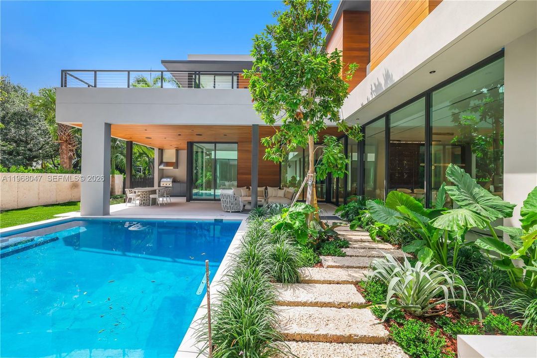En Venta: $9,995,000 (7 camas, 7 baños, 5677 Pies cuadrados)