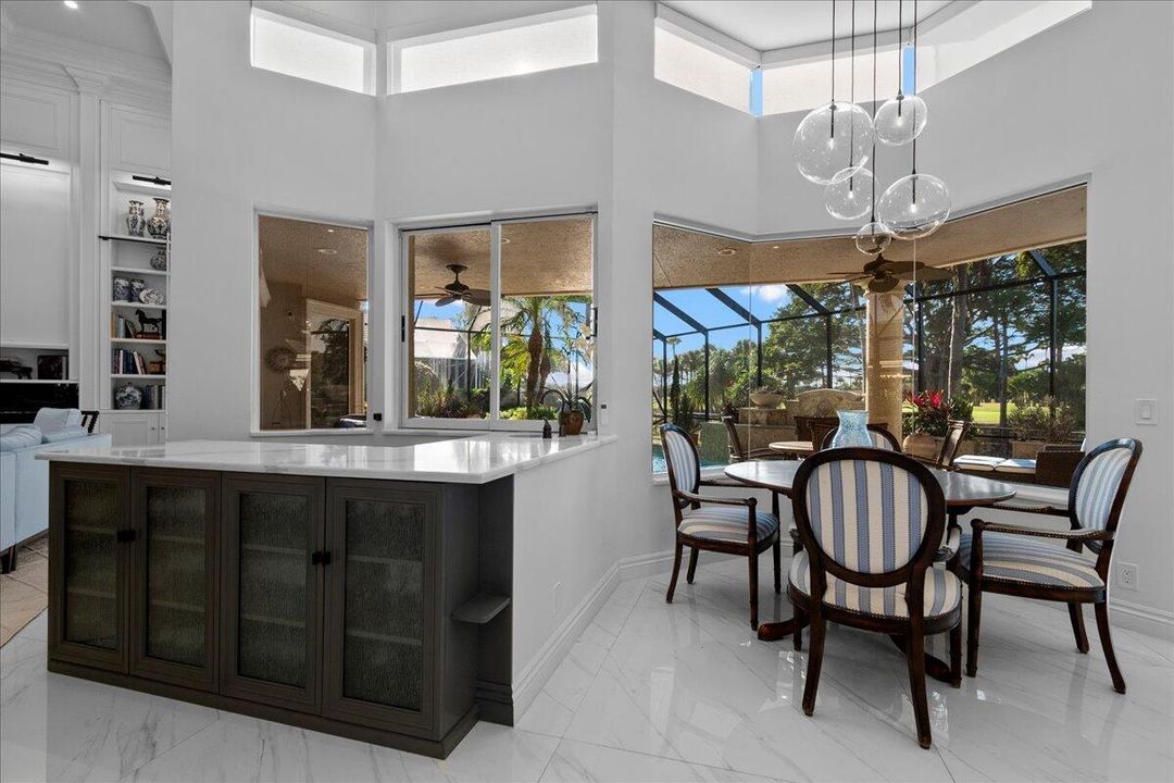 Wet bar and Breakfast