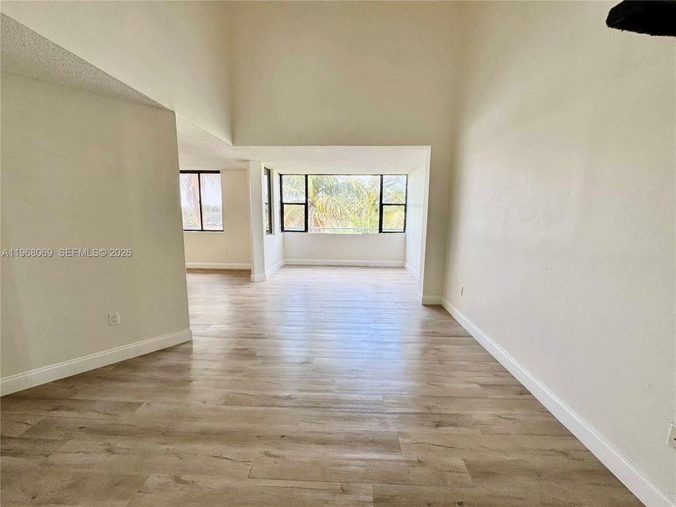 Activo con contrato: $225,000 (2 camas, 2 baños, 1132 Pies cuadrados)