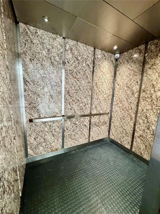Activo con contrato: $225,000 (2 camas, 2 baños, 1132 Pies cuadrados)