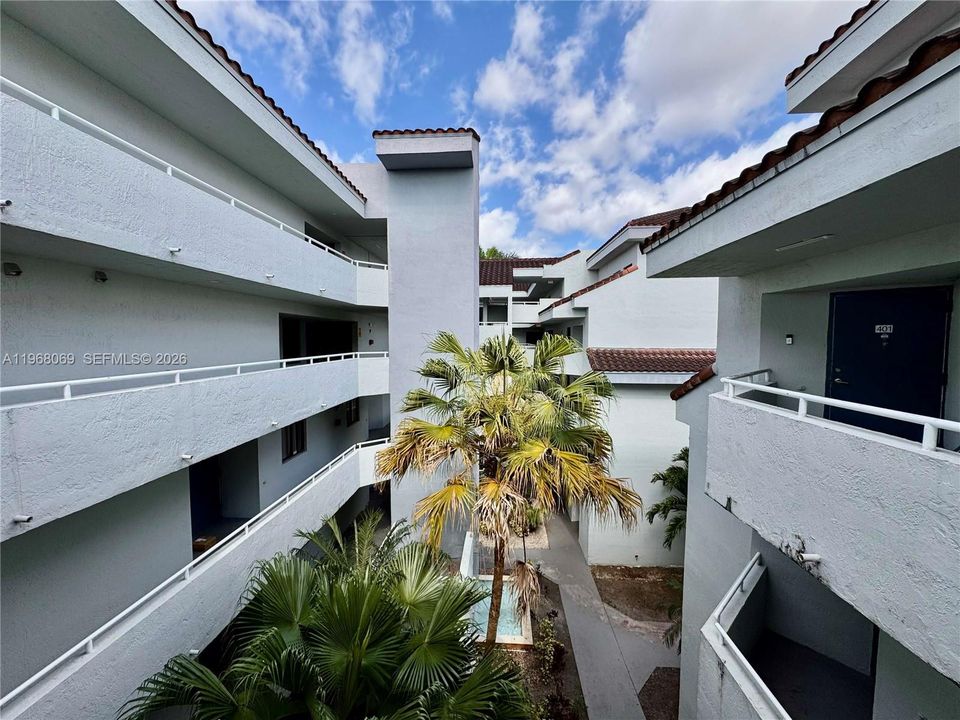 Activo con contrato: $225,000 (2 camas, 2 baños, 1132 Pies cuadrados)