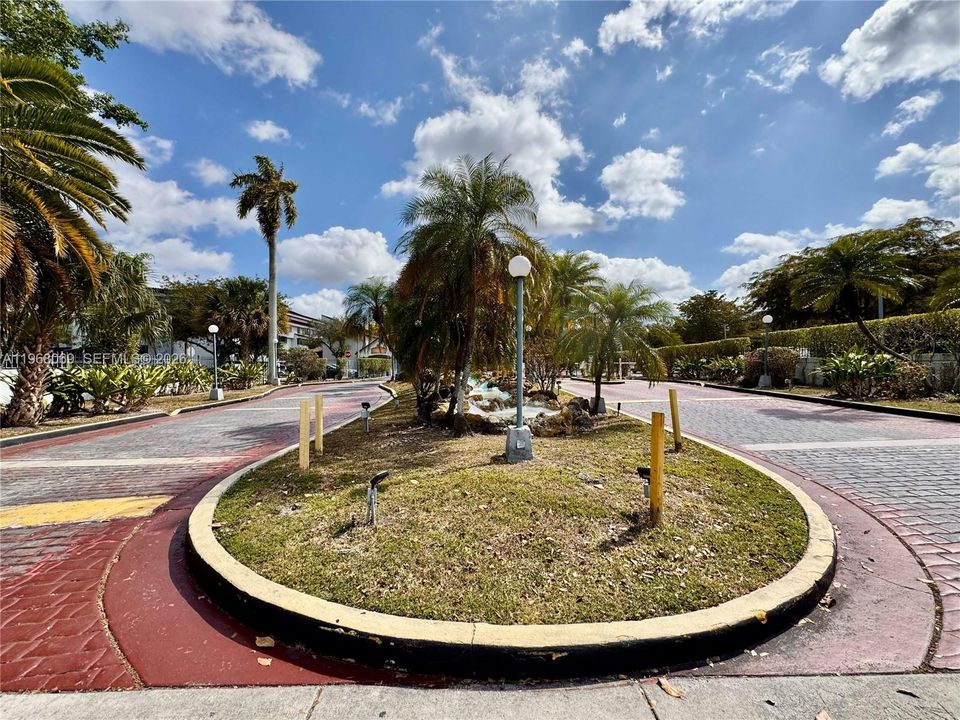 Activo con contrato: $225,000 (2 camas, 2 baños, 1132 Pies cuadrados)
