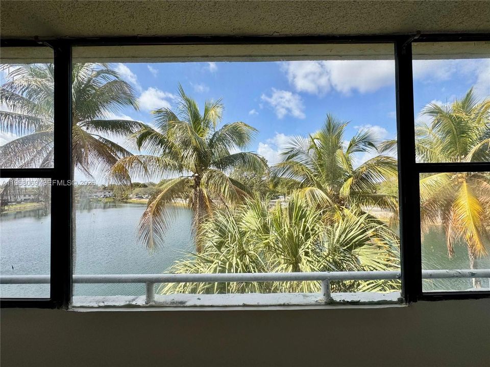 Activo con contrato: $225,000 (2 camas, 2 baños, 1132 Pies cuadrados)