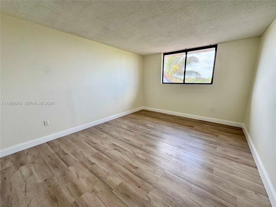 Activo con contrato: $225,000 (2 camas, 2 baños, 1132 Pies cuadrados)