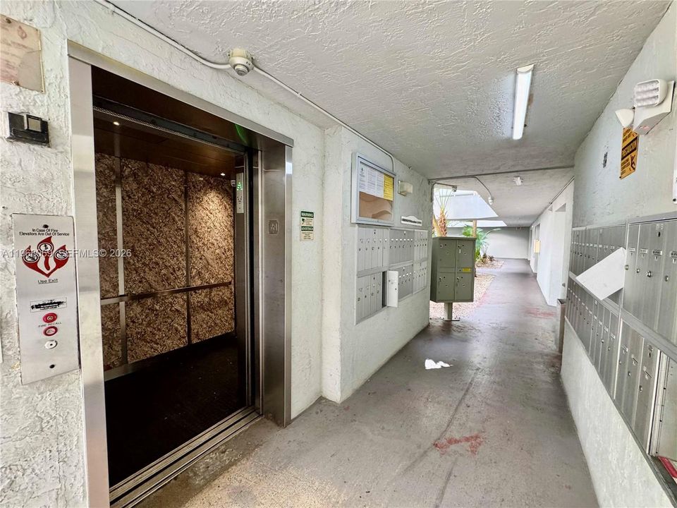 Activo con contrato: $225,000 (2 camas, 2 baños, 1132 Pies cuadrados)