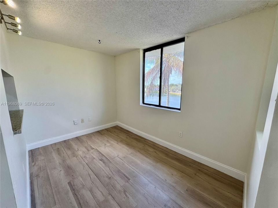 Activo con contrato: $225,000 (2 camas, 2 baños, 1132 Pies cuadrados)