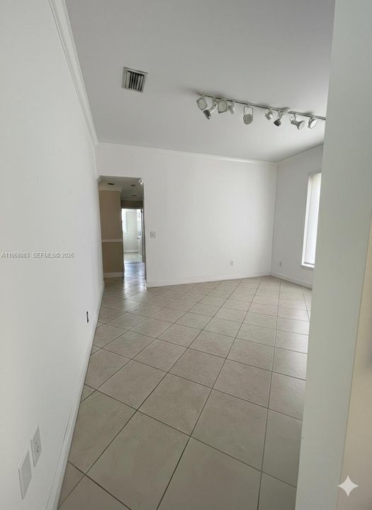 En Renta: $8,200 (3 camas, 2 baños, 2715 Pies cuadrados)