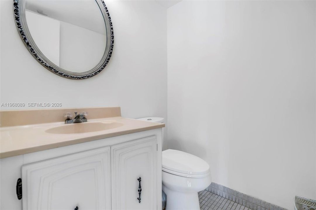 1/2 bathroom