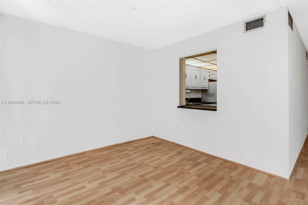 Den/2nd Bedroom