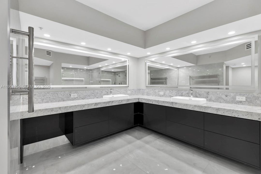 На продажу: $1,240,000 (3 спален, 2 ванн, 2056 Квадратных фут)