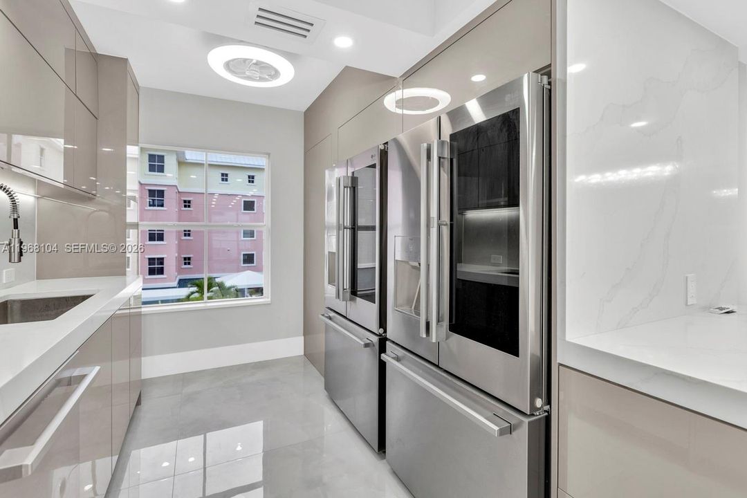 На продажу: $1,240,000 (3 спален, 2 ванн, 2056 Квадратных фут)