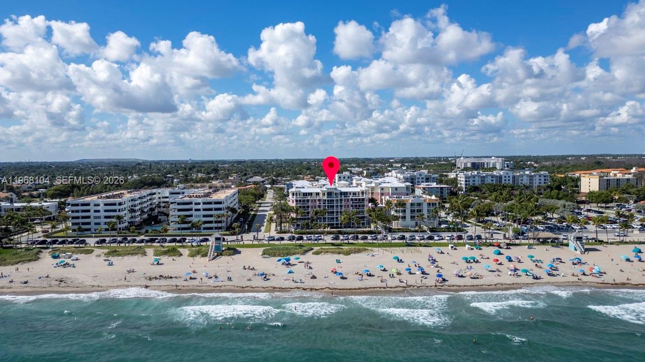 На продажу: $1,240,000 (3 спален, 2 ванн, 2056 Квадратных фут)