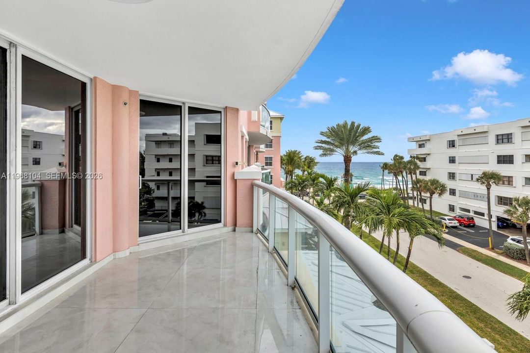 На продажу: $1,240,000 (3 спален, 2 ванн, 2056 Квадратных фут)