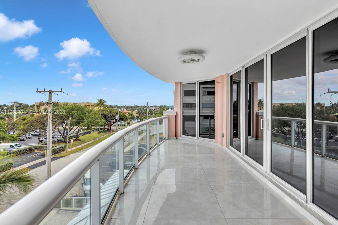 На продажу: $1,240,000 (3 спален, 2 ванн, 2056 Квадратных фут)