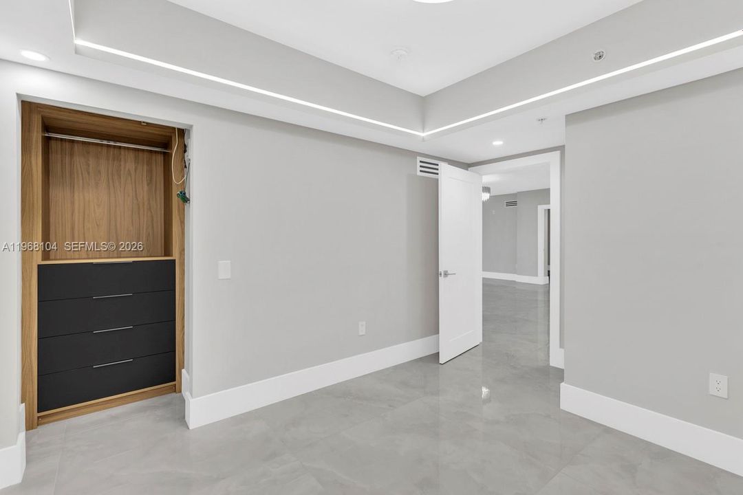 На продажу: $1,240,000 (3 спален, 2 ванн, 2056 Квадратных фут)