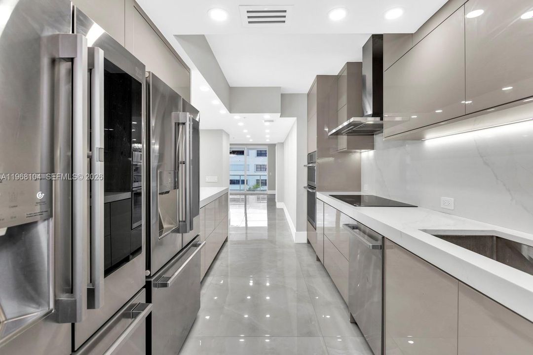 На продажу: $1,240,000 (3 спален, 2 ванн, 2056 Квадратных фут)