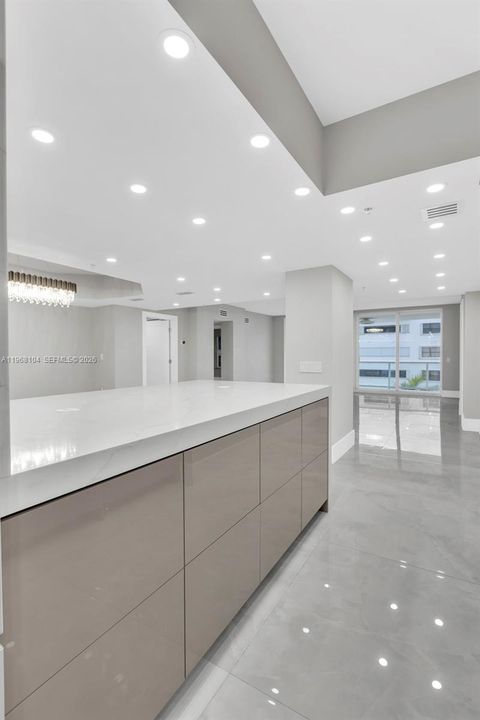 На продажу: $1,240,000 (3 спален, 2 ванн, 2056 Квадратных фут)