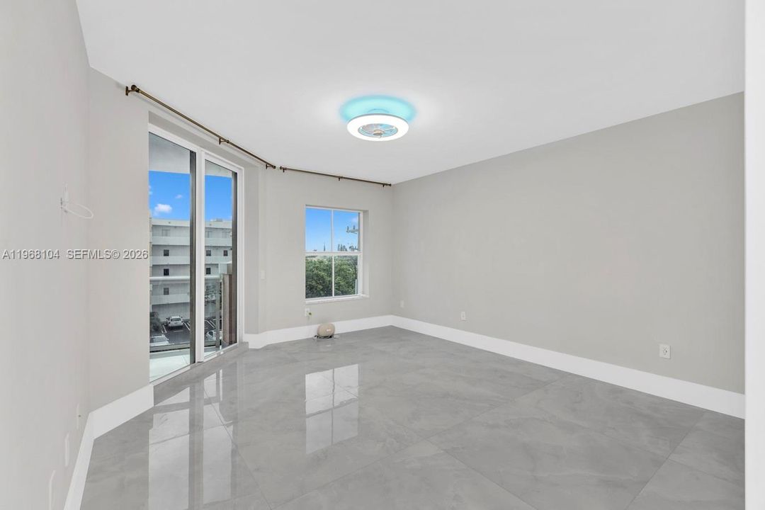 На продажу: $1,240,000 (3 спален, 2 ванн, 2056 Квадратных фут)