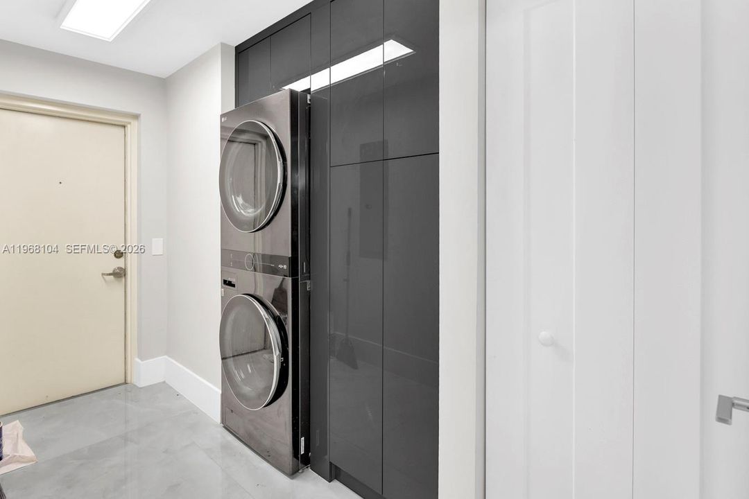 На продажу: $1,240,000 (3 спален, 2 ванн, 2056 Квадратных фут)