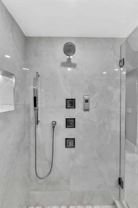 На продажу: $1,240,000 (3 спален, 2 ванн, 2056 Квадратных фут)